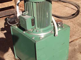 Hydraulic Power pack 7.5 Kw + Directional control - picture0' - Click to enlarge