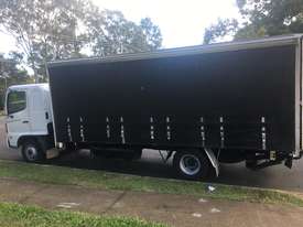 Curtainsider truck - picture0' - Click to enlarge