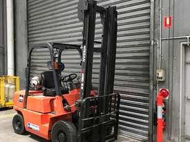Nissan PJ02A25U LPG / Petrol Counterbalance Forklift - picture1' - Click to enlarge
