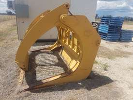 HEAVY DUTY LOG GRAB FOR WHEEL LOADER - picture0' - Click to enlarge