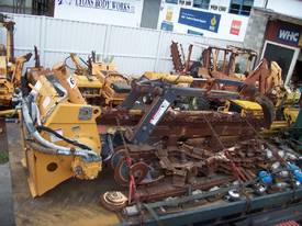 2,000mm deep , 860T trencher attachment - picture0' - Click to enlarge