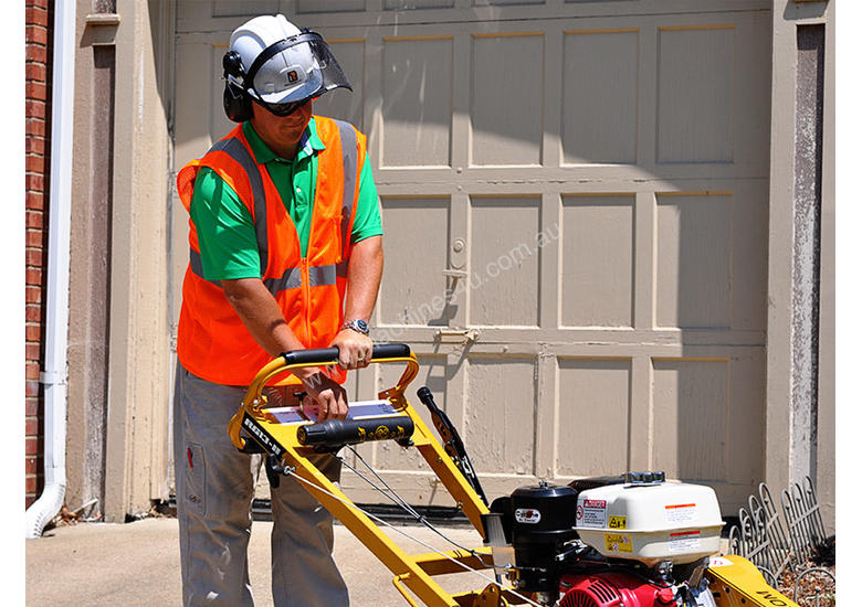 caption 2019 Rayco RG 13-II Stump Grinder