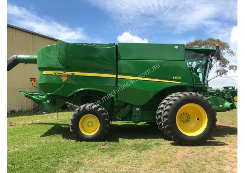 caption John Deere S670 Header(Combine) Harvester/Header