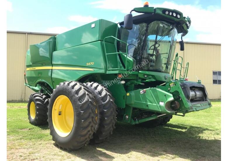 caption John Deere S670 Header(Combine) Harvester/Header