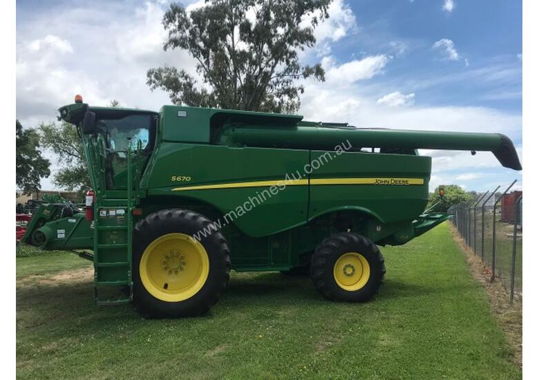 caption John Deere S670 Header(Combine) Harvester/Header