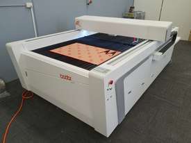 150W CO2 non-metal cutting machine - picture0' - Click to enlarge