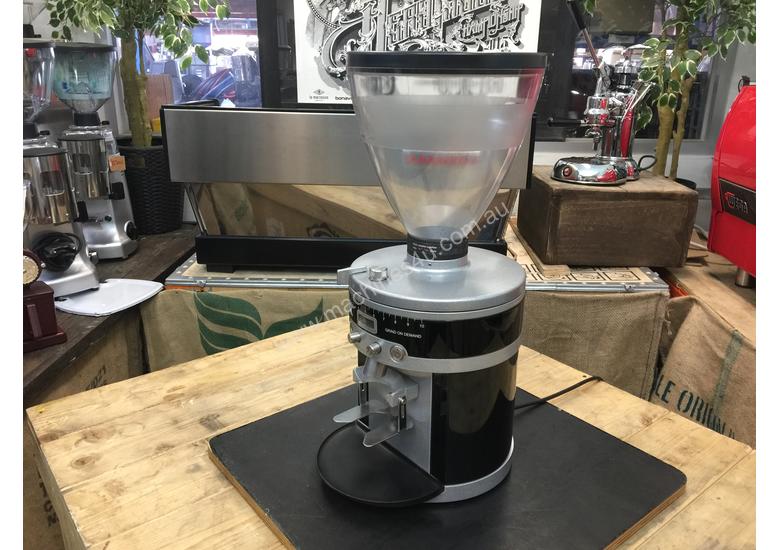 Click to view full size photos MAHLKONIG K30 VARIO AIR SILVER ESPRESSO COFFEE GRINDER MACHINE CAFE