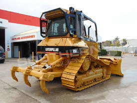 D5N XL Bulldozer with screens & sweeps DOZCATM - picture0' - Click to enlarge