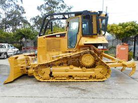 D5N XL Bulldozer with screens & sweeps DOZCATM - picture2' - Click to enlarge