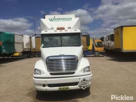 2007 Freightliner Columbia CL112 - picture1' - Click to enlarge