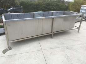 STAINLESS STEEL TROUGH (LARGE) - picture1' - Click to enlarge