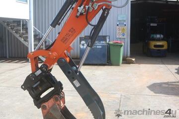 GARDNER ENGINEERING - Hitach U48 Tilt Hitch & Thumb