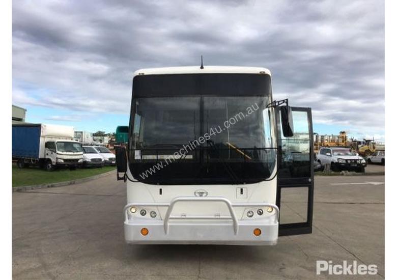 caption 2010 Daewoo BUS