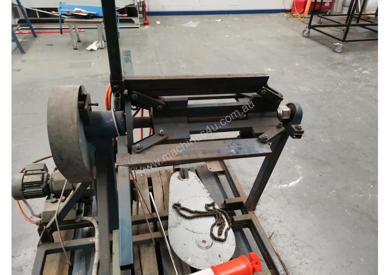 caption Electric decoiler 600mm