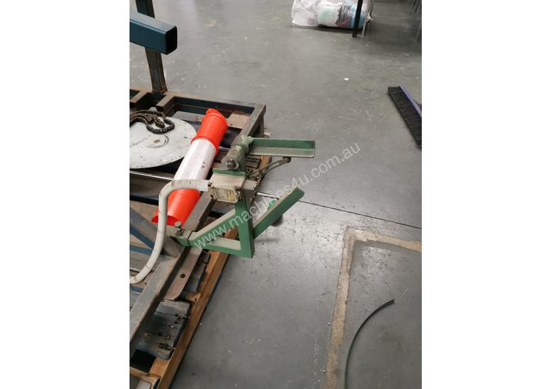 caption Electric decoiler 600mm