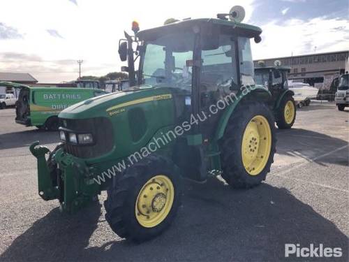 2013 John Deere 5090 RN