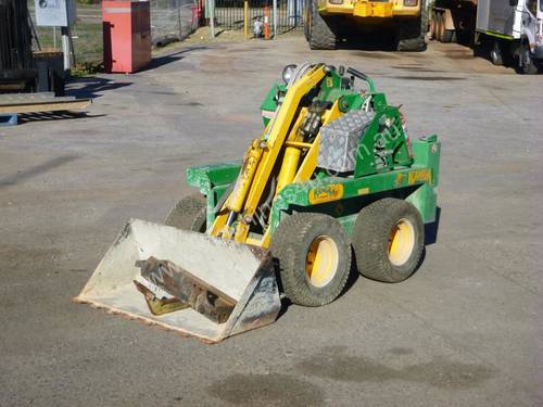 Kanga G524 Stand-On Mini Loader (GA973)