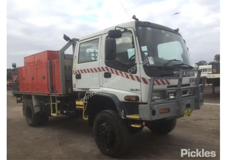 caption 2001 Isuzu FTS