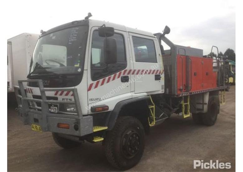 caption 2001 Isuzu FTS