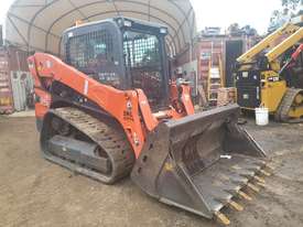 KUBOTA SVL75 TRACK LOADER IN EXCELLENT CONDITION WITH LOW 790 HOURS. 2017 MODEL  - picture0' - Click to enlarge
