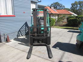 2.5 ton Mitsubishi Container Mast Used Forklift #1494 - picture1' - Click to enlarge