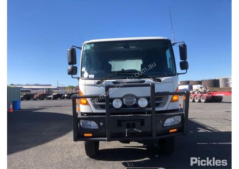 caption 2012 Hino 500-GT 1322