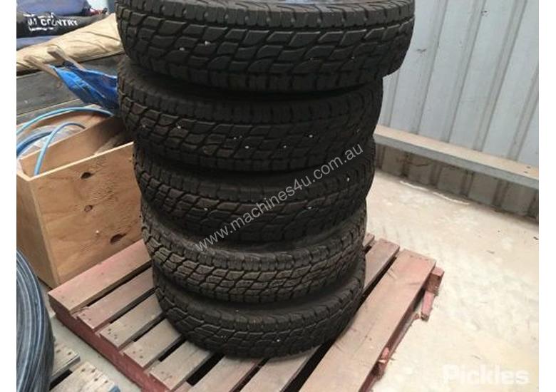 caption 5 x Tyres On Steel Rims