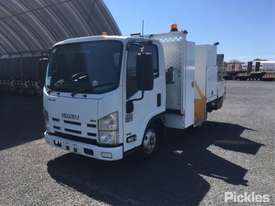 2013 Isuzu NLR 200 Short - picture2' - Click to enlarge