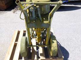 Graco Conventional Air Operated Industrial Spray Unit and Trolley Mounted Air Line and Filter - picture1' - Click to enlarge