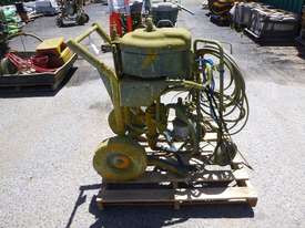 Graco Conventional Air Operated Industrial Spray Unit and Trolley Mounted Air Line and Filter - picture2' - Click to enlarge