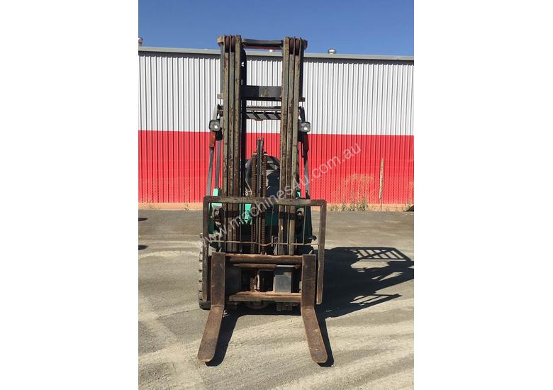 caption 2.5T LPG Counterbalance Forklift