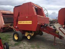 New Holland 650 Round Baler Hay/Forage Equip - picture2' - Click to enlarge