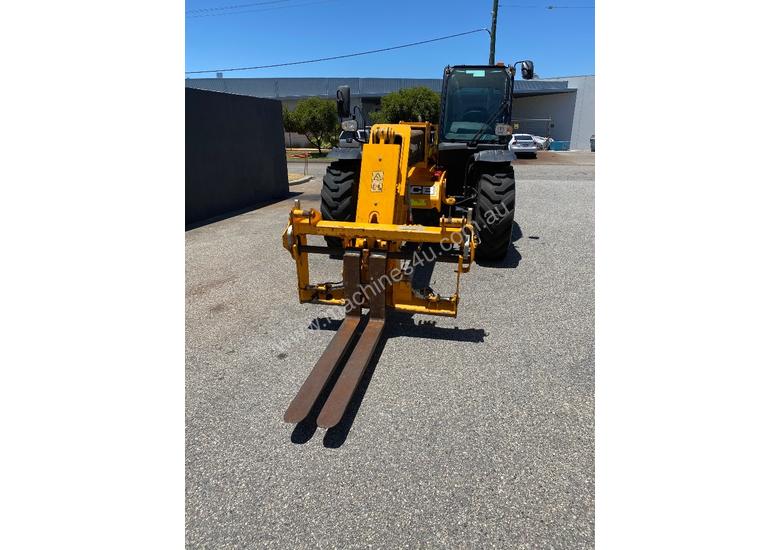 caption JCB 541-70 Telehandler Near New