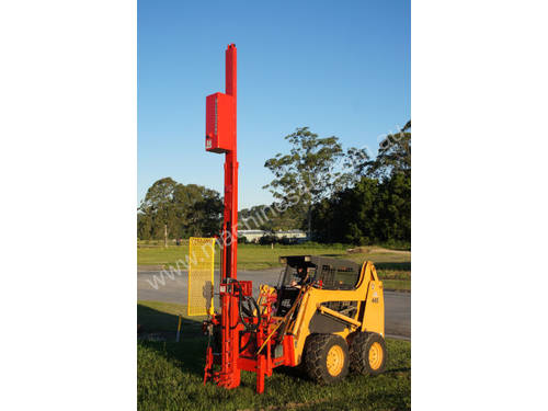 PRICE REDUCED Farm Force Series 5 High Lift Hydraulic Post Driver