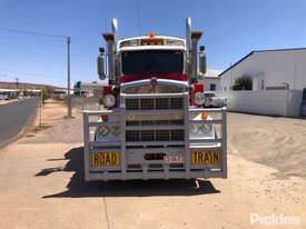 2010 Kenworth T658 - picture1' - Click to enlarge