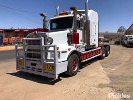 2010 Kenworth T658 - picture2' - Click to enlarge