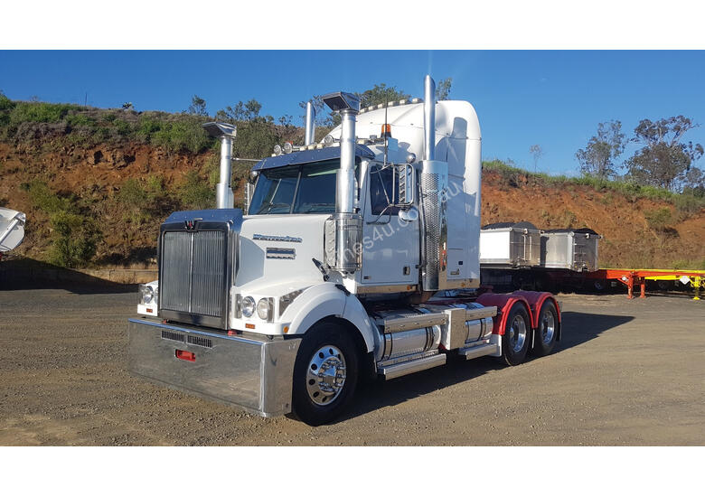 caption Western Star 4864FXB Primemover Truck