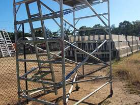 3m Standing Aluminium Scaffold - picture0' - Click to enlarge