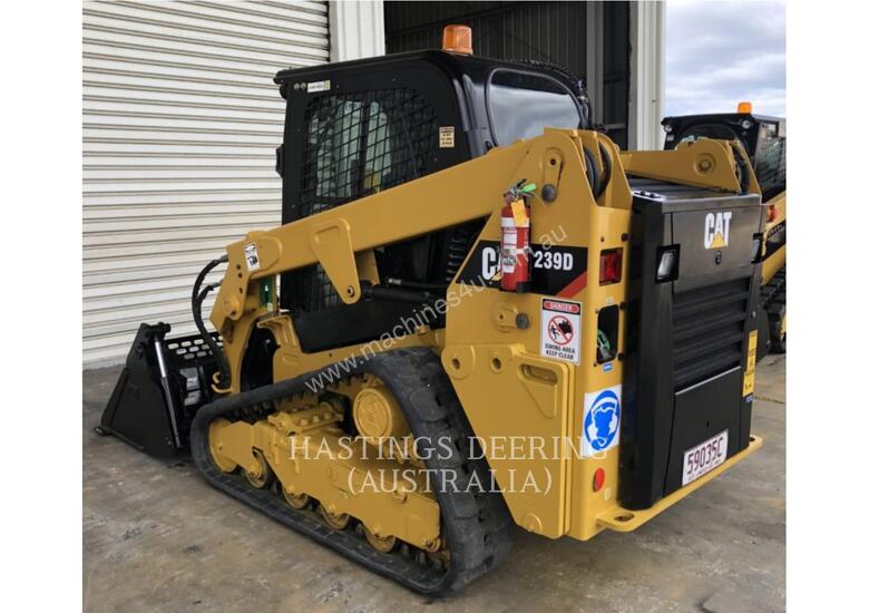 caption CATERPILLAR 239DLRC Compact Track Loader