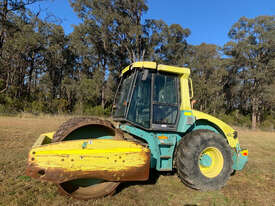 Ammann ASC150 Vibrating Roller Roller/Compacting - picture1' - Click to enlarge
