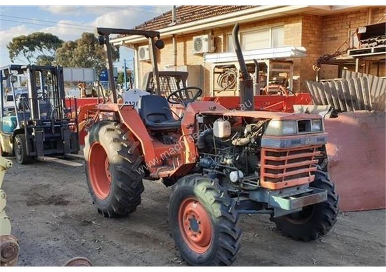 caption KUBOTA L2850 late model
