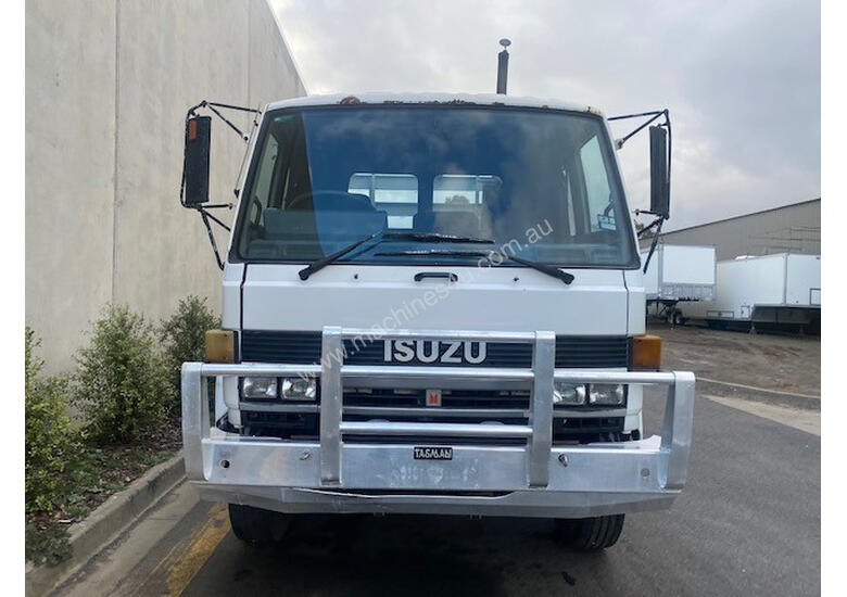 caption Isuzu FVR900 Tray Truck