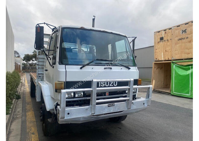 caption Isuzu FVR900 Tray Truck