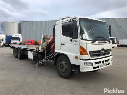 2005 Hino FG