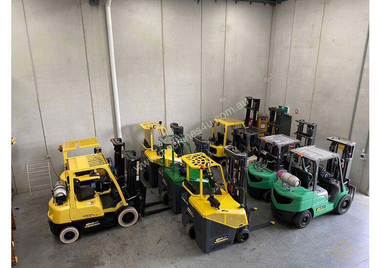caption Cheap forklift hire Melbourne 2.5 tonne