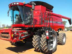CASE IH 7230 + 2152 Combine & Front - picture0' - Click to enlarge