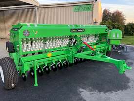 2020 AGROLEAD 4000/31T - picture1' - Click to enlarge