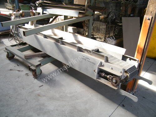 crate conveyor 