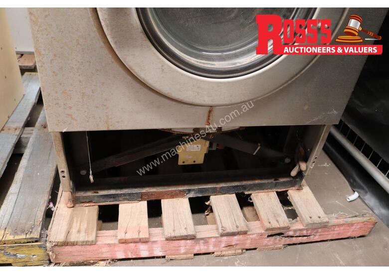 caption IPSO WE234SC INDUSTRIAL WASHING MACHINE