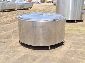 1,100lt STAINLESS STEEL TANK, MILK VAT - picture0' - Click to enlarge